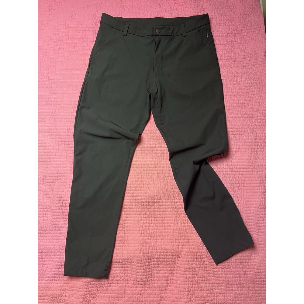 Lululemon ABC / Commission Men’s Pants Size 34 Black Stretch Performance Casual